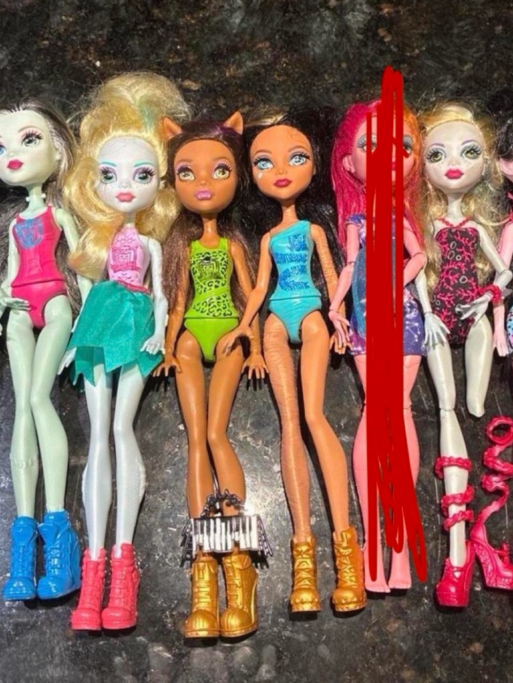 Girls Fashion Doll Bundle – Assorted Colors